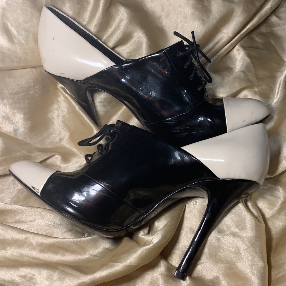 Zara,size 37 small cream and black patent leather